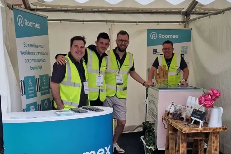 Roomex-Sales-Team-At-Rail-Live