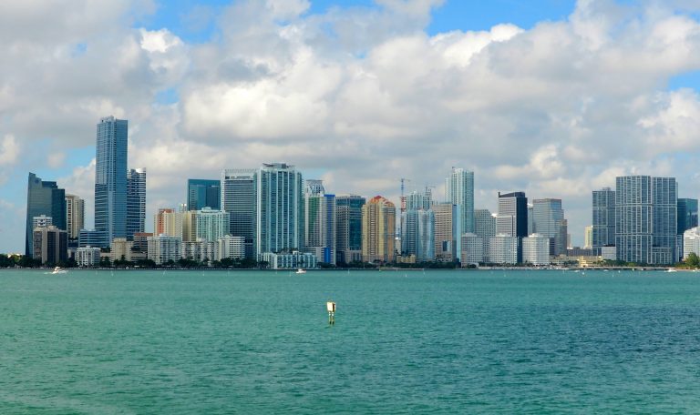 Downtown_Miami_Panorama_from_the_Rusty_Pelican_photo_D_Ramey_Logan